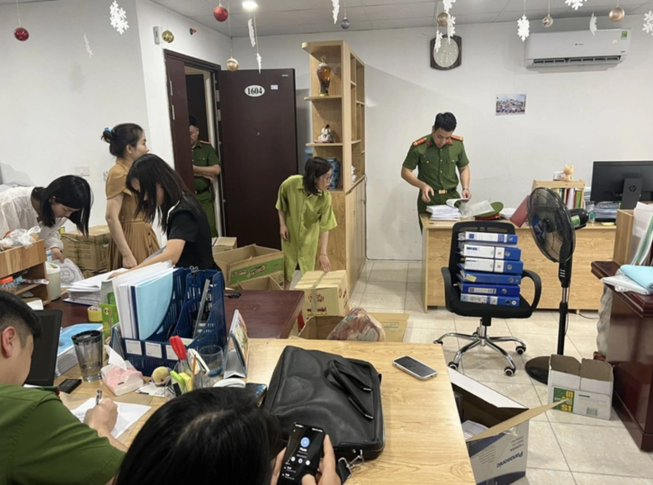 Bị[-]khởi[-]tố[-]vì[-]làm[-]giả[-]đánh[-]giá[-]tác[-]động[-]môi[-]trường